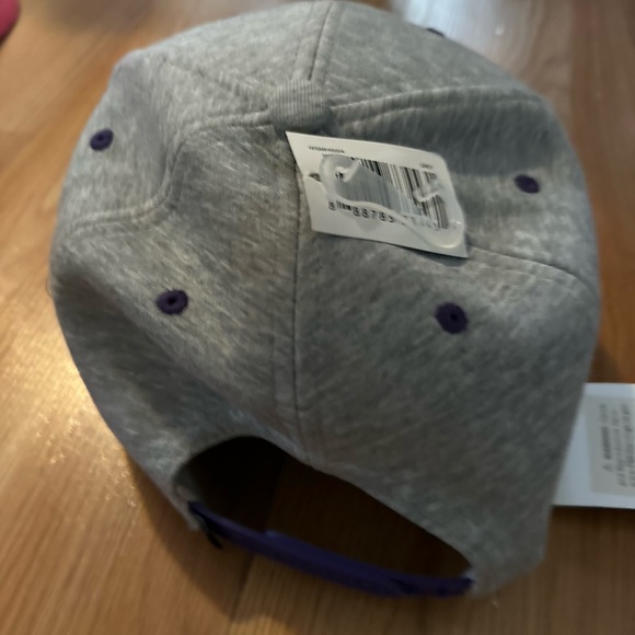Nwt - WESC BALL CAP - Picture 5 of 6
